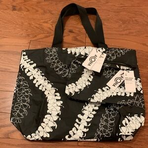 NWT ALOHA Collection Daytripper and Matching Satchel Puakenikeni